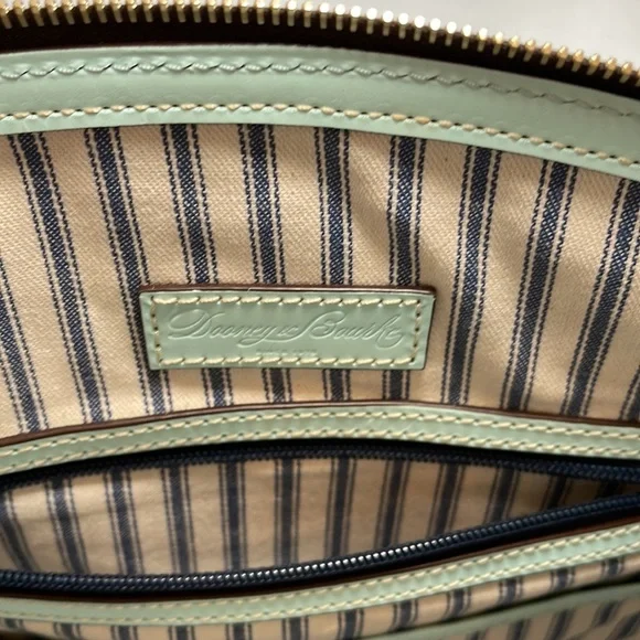 New!! Dooney And Bourke Domed Satchel